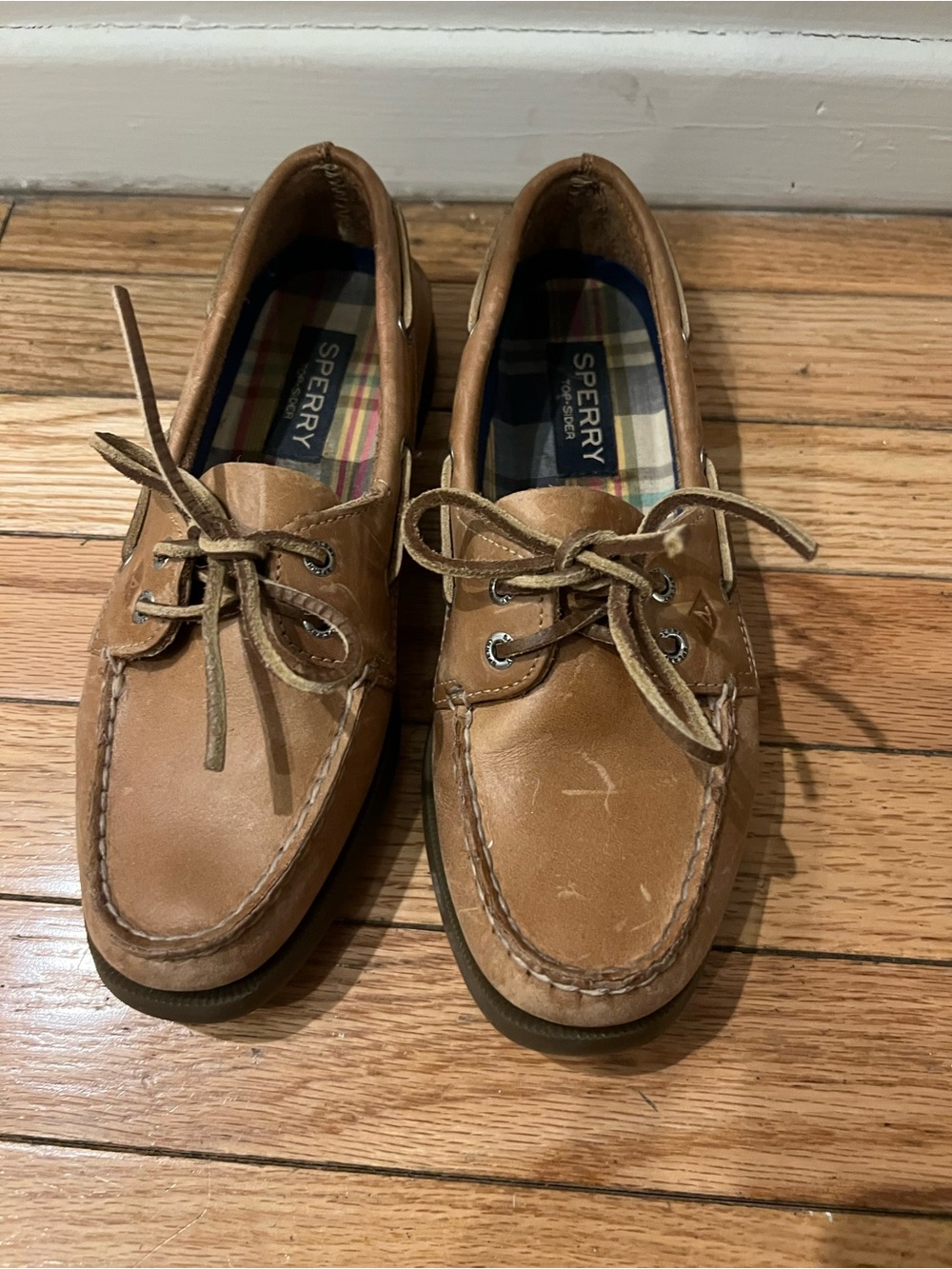 Sperry women's boat shoes - size 6 worn a few times